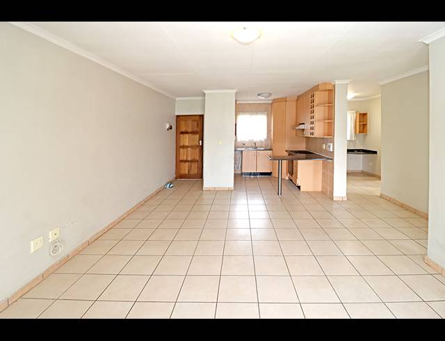 2 BEDROOM TOWNHOUSE FOR SALE IN ORIEL